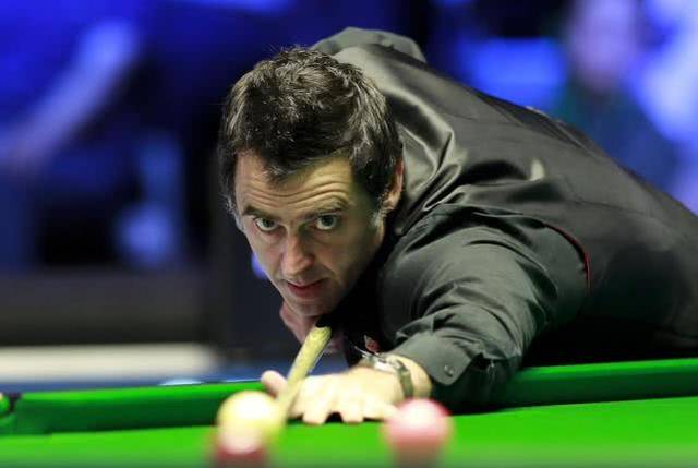 世界杯小组赛抽签揭晓，各组形势激烈，比利时、西班牙、法国等强队争夺晋级，姆巴佩与哈兰德有望对决，阿根廷实力强劲，晋级概率极高。