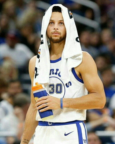 在绿茵场上 在绿茵场上