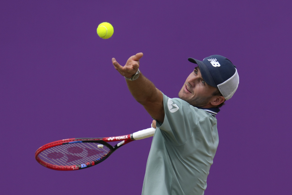 更在面对英 更在面对英